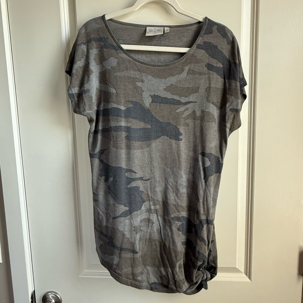 Dantelle Camouflage Print Women's Top Size Large